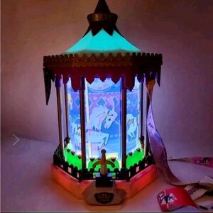 DISNEY CAROUSEL MAGIC KINGDOM EXCLUSIVE 2025 POPCORN LIGHTED MUSICAL BUCKET.